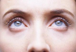 眼袋大怎么办民间秘方,曝怎么去眼袋具体过程图