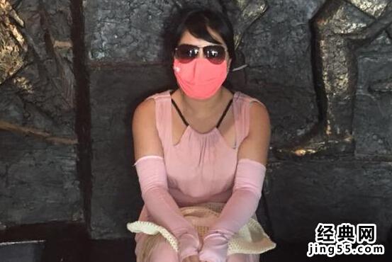 �й���һ���ݿ�����Ů��Ƭ,���ݿ��˺�۱�������ǰ��Ա�ͼ�ع�