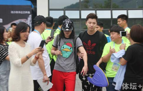 ��԰�ۺ�ڳ�Ϊ����,�Ҹ�԰�۰��˱��������������Ƶ