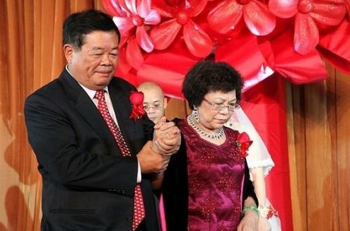 �ܵ������ų·�Ӣ��Ƭ,���زܵ������ۼ����ų·�Ӣ���˱���