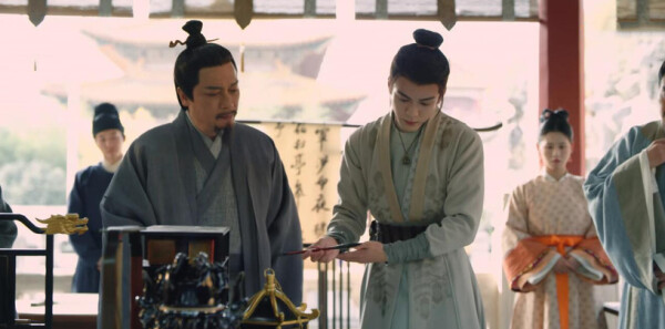 ˵Ӣ��˭��Ӣ�۷ּ��������